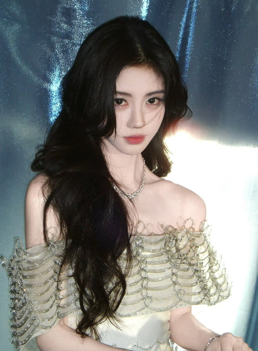 #HappyJuJingyiDay tweet media