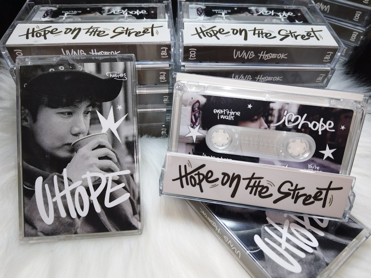onynstore's tweet photo. 🏹— tape cassette 🦢

🤍รับทำtape cassette🤍

♡ ระยะเวลาผลิต 10-15 วัน
♡ ขั้นต่ำ10ชิ้น/ลาย
♡ เทปอย่างเดียวชิ้นละ 50
♡ เทป+กล่องชิ้นละ 60
♡ เทป+กล่อง+ปกชิ้นละ 65
♡ สนใจสั่งทำสอบถาม dm/line
🎀 เทมเพลต https://t.co/kkXLvrxNQw
#เทปคาสเซ็ท #รับทําของแจก #รับทําgiveaway https://t.co/KTBLqbuDVT