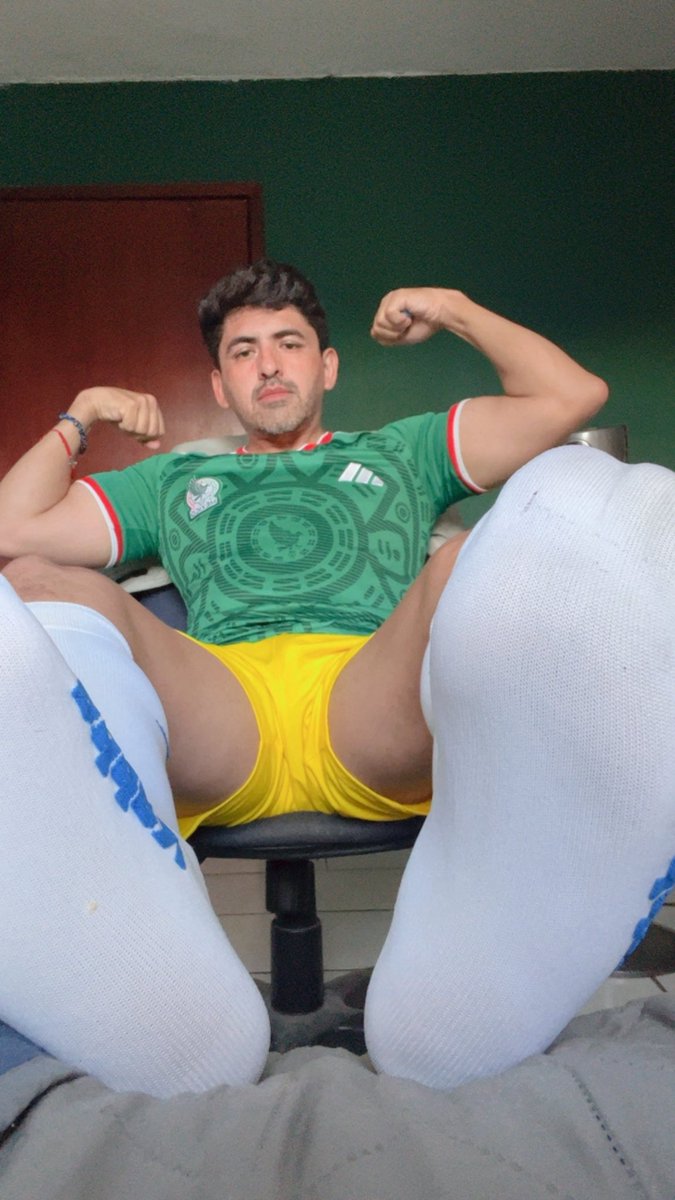 CesarCarVal's tweet photo. Entonces mañana gana México? https://t.co/RhPKGmo2cC