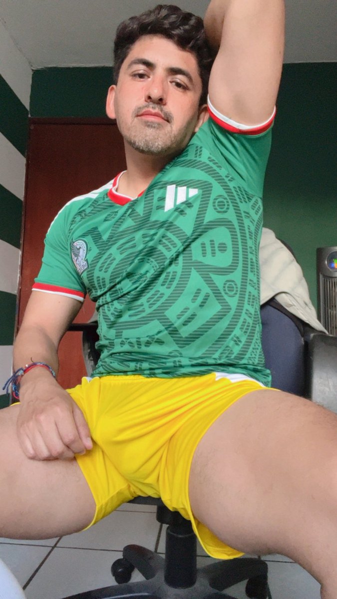 CesarCarVal's tweet photo. Entonces mañana gana México? https://t.co/RhPKGmo2cC