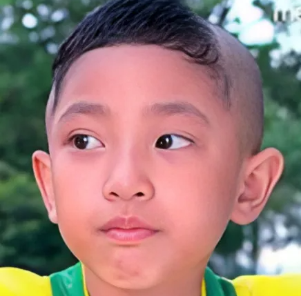 eja2k4's tweet photo. @mahardikayusuff dukung ronaldo aja si https://t.co/AkJ1Pk5bzq