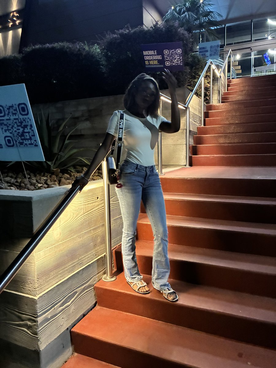 pretty_xda1's tweet photo. So this is what 18 feels like 💐💐❕❕ #birthday #virałpost https://t.co/qh93GC3iuu