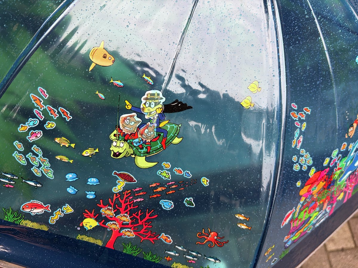 poplarsha's tweet photo. 雨の日に傘をひらくのが楽しくなる「ゾロリのビニール傘」🦊☔
（子どもサイズなのですが、大人もほしい……）
#かいけつゾロリ https://t.co/9bBq9I1AYf