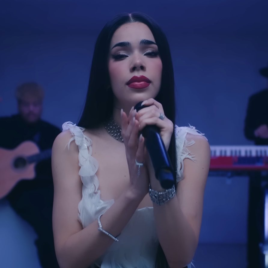 KeniaOsReport's tweet photo. El Live Sessions de “Días Tristes” es tendencia #1 general en YouTube México. 🇲🇽 https://t.co/xSUVgvYQ1Z