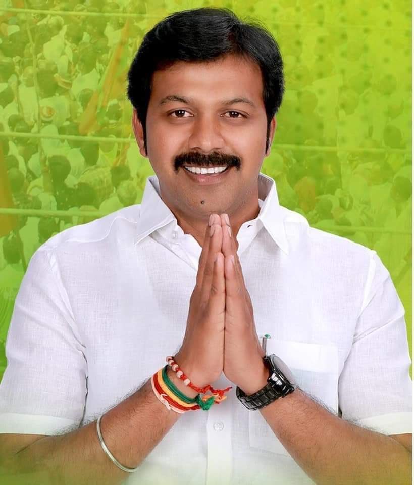 VasanthLakshman's tweet photo. A humble request to @AIADMKOfficial and @EPSTamilNadu please consider to give a senior post to either one of them. 

All the 3 are well educated and have dedicated their lives for the party. They have been in politics for a longtime. 

They know the ground reality and people issues better. Party cadres will also be happy to accept them. 

Rather than trying to bring family members and make this another DMK. 

@satyenaiadmk @RamaAIADMK @DrVpb