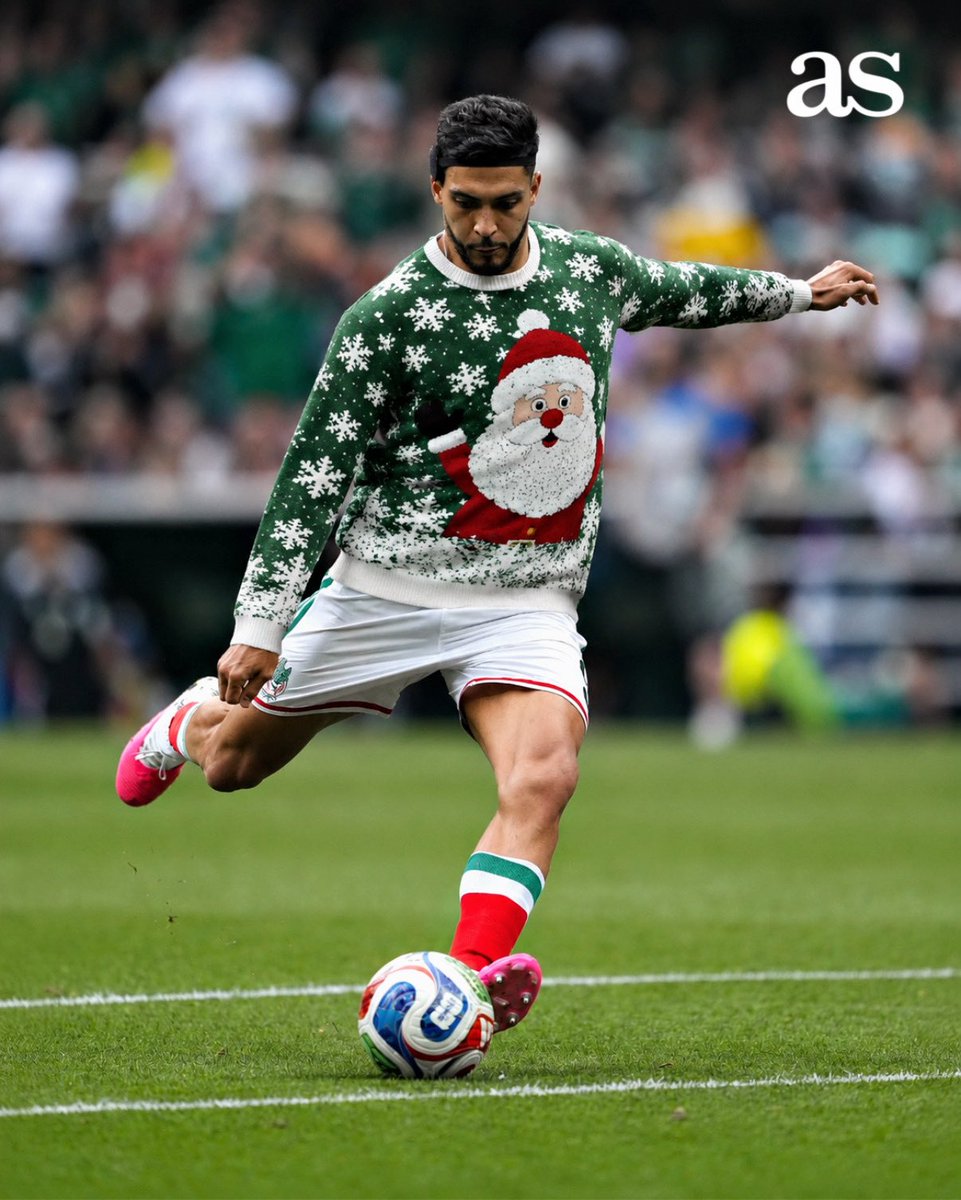 ASMexico's tweet photo. ¡E L E G A N T E S! 😮‍💨🇲🇽

Así lucirían los jugadores de la Selección Mexicana con el suéter navideño de Santi, el niño que se viralizó por usar ese outfit afuera del CAR… https://t.co/LloxA89sCF