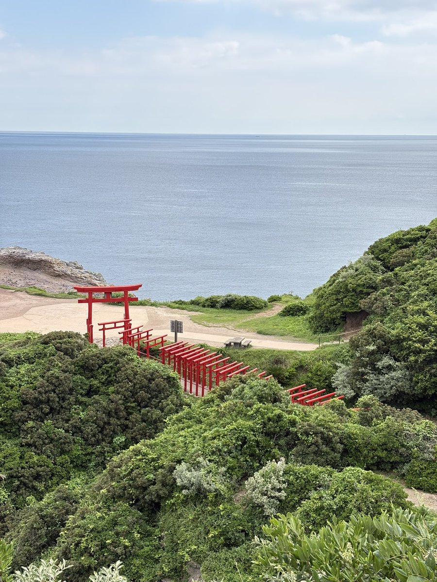 kmjs802's tweet photo. 一泊二日で角島大橋行って帰りです。
疲れます。19時頃には家の風呂に入ってる予定😅 https://t.co/Ko2wHGjcxj