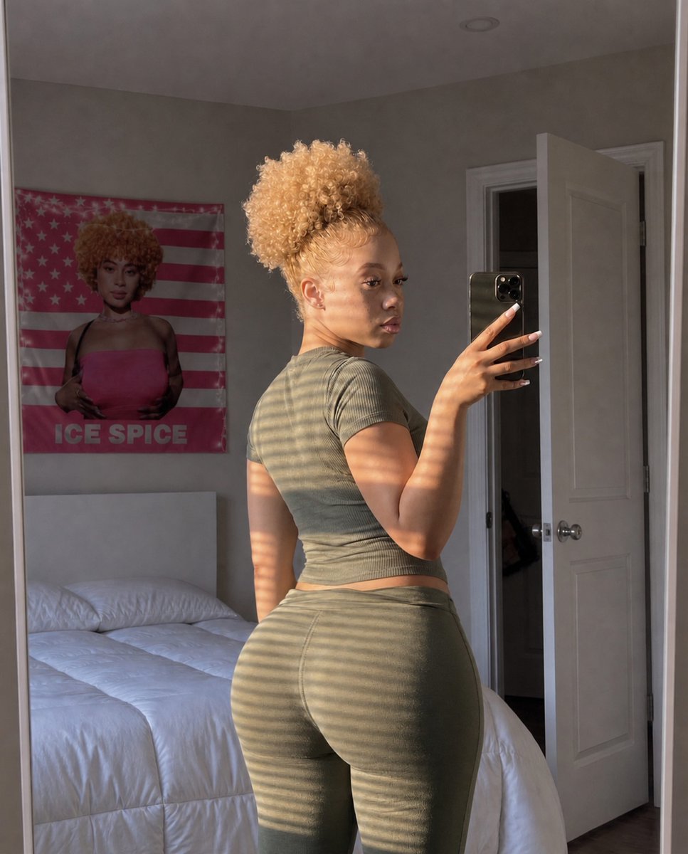 pradaameezy's tweet photo. dont even think about opening the comments unless u can handle some serious temptation 😈 https://t.co/pus0D95MZ6