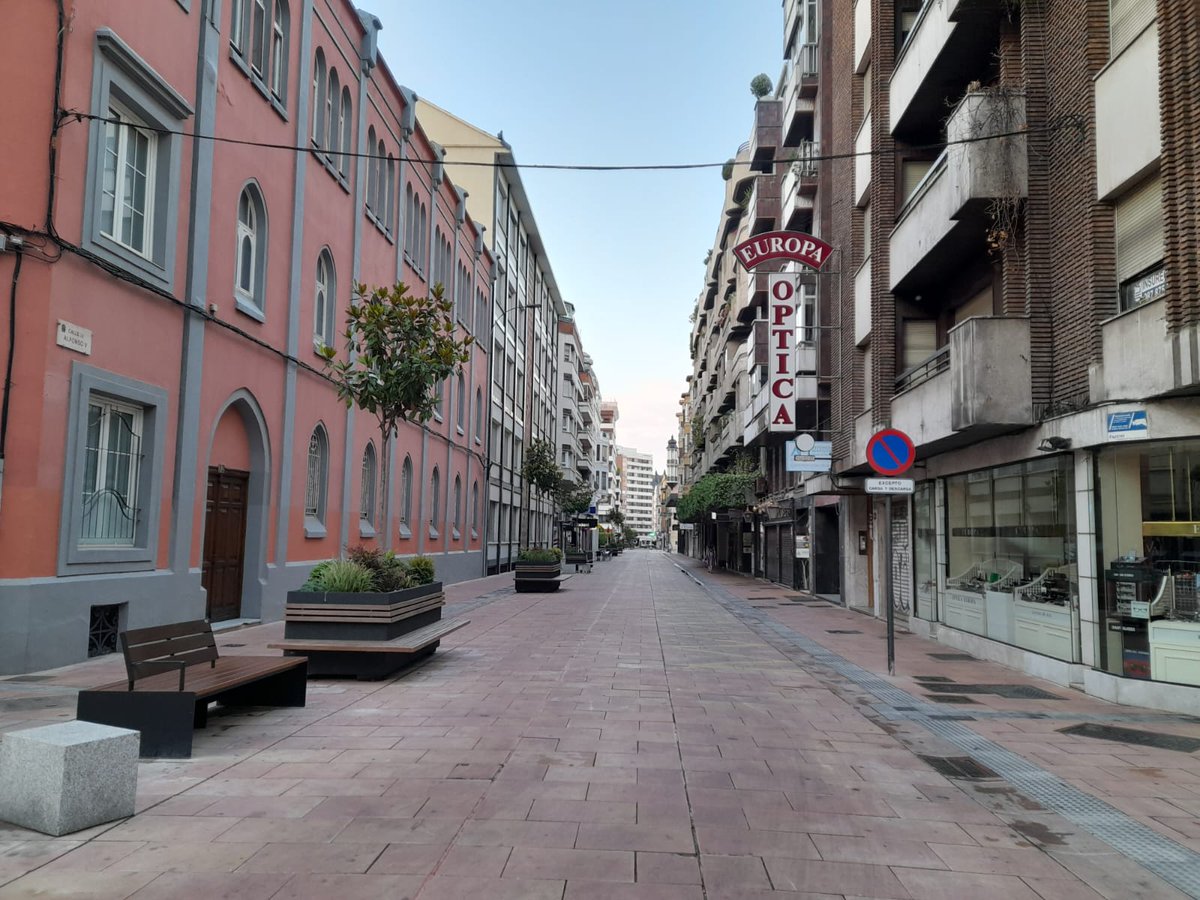 CHIALDIAZ's tweet photo. Cielo despejado y 17 grados en #Leon #18junio #poniendolascalles en @rne @radio5_rne @RTVEcyl https://t.co/25gz1DDm1T