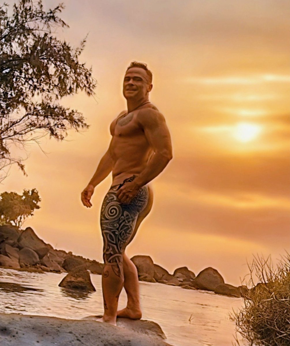 Ginger_inNature's tweet photo. Found a hidden lagoon on Kauai- of course had to swim and take pictures.
•
•
•
•
•
#gingerinthewild, #smallpenispride, #tattoo, #muscle, #tinypenis, #naked, #skinnydipping https://t.co/GS6MK7xd0U