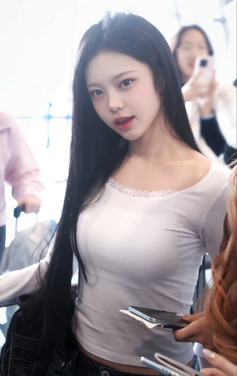 ohmygaeulfriend's tweet photo. Son Naeun type visual https://t.co/8ueCBCHSTL