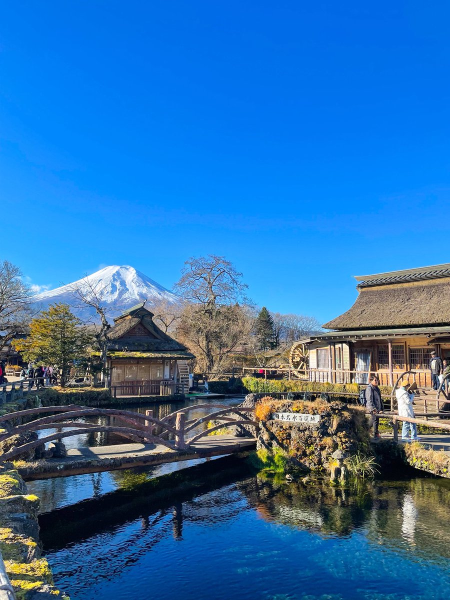 tabiyamaphoto's tweet photo. 富士山が育てた、奇跡の青。 https://t.co/v6xtg1cF8H