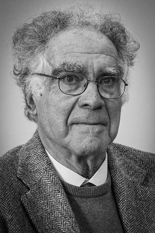 daveaugscheller's tweet photo. Un testo che ha forgiato la mia concezione storiografica. Ci ha lasciati Carlo Ginzburg, un grande storico che ha cambiato prospettiva storica, studiando temi che prima non venivano presi in considerazione. Ci ha lasciati un grande intellettuale. https://t.co/c5cVV5Rlcg