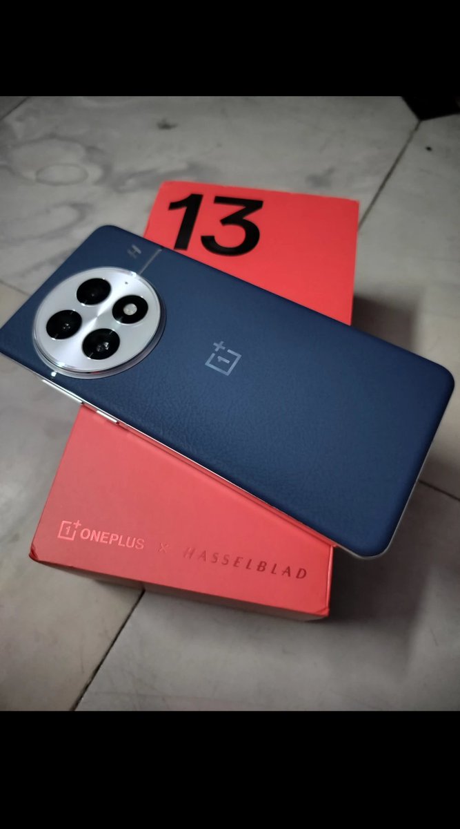 Vaibhav51552614's tweet photo. 🚨 Under ₹60K, which one would you pick?

Vivo X200T 🆚 OnePlus 13

Vivo X200T
• 6.67" 1.5K AMOLED, 120Hz
• MediaTek Dimensity 9400+
• 12GB RAM + UFS 4.1 Storage
• 50MP Main (ZEISS)
• 50MP Periscope Telephoto
• 50MP Ultra-Wide
• 6200mAh Battery
• 90W Wired Charging
• 40W Wireless Charging
• IP68 + IP69 Rating

OnePlus 13
• 6.82" QHD+ LTPO AMOLED, 1-120Hz
• Snapdragon 8 Elite
• 12GB/16GB LPDDR5X + UFS 4.0
• 50MP Main
• 50MP Periscope Telephoto
• 50MP Ultra-Wide
• 6000mAh Battery
• 100W Wired Charging
• 50W Wireless Charging
• IP68 + IP69 Rating

My take 👇

✅ Better Cameras & ZEISS Tuning → Vivo X200T
✅ Better Display → OnePlus 13
✅ Better Performance → OnePlus 13
✅ Bigger Battery → Vivo X200T
✅ Faster Charging → OnePlus 13

Overall Value Pick? 🤔

🔄 Repost
❤️ Like
💬 Vote below

Vivo X200T ❤️
OnePlus 13 🔥

#VivoX200T #OnePlus13 #Smartphones #TechTwitter