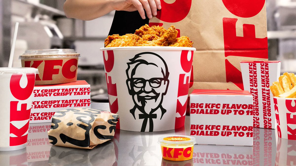 0xozmo's tweet photo. KFC’s rebrand is really nice.🍗
They put the already-iconic bucket back at the center of the brand, and the vertical typography subtly echoes its shape.
It’s not about adding something new, but making their strongest asset feel even stronger. Maybe I should go get some chicken.
#rebrand #kfc

https://t.co/GTzU7e2G5h
