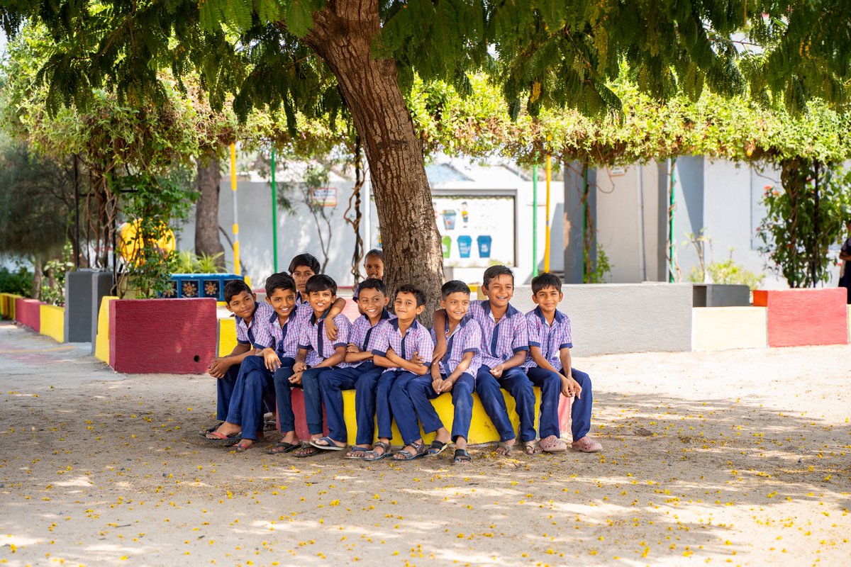 InfoGujarat's tweet photo. શિક્ષણની સાથે પર્યાવરણના જતન માટે રાષ્ટ્રીય સ્તરે ઝળક્યું આપણું ગુજરાત....

રાષ્ટ્રીય શિક્ષણ નીતિ -NEP 2020 અંતર્ગત કેન્દ્ર સરકારના શિક્ષણ મંત્રાલય દ્વારા "Swachh Evam Harit Vidyalaya Rating – SHVR” 2025-26માં ગુજરાતની 15 શાળાઓની પસં��ગી; રાજકોટની ત્રણ, વડોદરાની બે, નવસારીની બે, પોરબંદરની બે તેમજ અમદાવાદ, આણંદ, અરવલ્લી, બનાસકાંઠા, વલસાડ અને મહેસાણાની એક-એક શાળાનો સમાવેશ...

રાષ્ટ્રીય સ્તરે પસંદગી પામેલી રાજ્યની 15 શાળાઓને પ્રમાણપત્ર અને પ્રવૃત્તિઓ જાળવી રાખવા ₹1-1 લાખનું ફંડ મળશે : સ્ટેટ પ્રોજેક્ટ ડાયરેકટર શ્રી જે. રણજીત કુમાર

#education #EducationForAll #GujaratGovernment
