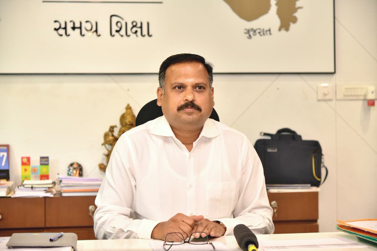 InfoGujarat's tweet photo. શિક્ષણની સાથે પર્યાવરણના જતન માટે રાષ્ટ્રીય સ્તરે ઝળક્યું આપણું ગુજરાત....

રાષ્ટ્રીય શિક્ષણ નીતિ -NEP 2020 અંતર્ગત કેન્દ્ર સરકારના શિક્ષણ મંત્રાલય દ્વારા "Swachh Evam Harit Vidyalaya Rating – SHVR” 2025-26માં ગુજરાતની 15 શાળાઓની પસં��ગી; રાજકોટની ત્રણ, વડોદરાની બે, નવસારીની બે, પોરબંદરની બે તેમજ અમદાવાદ, આણંદ, અરવલ્લી, બનાસકાંઠા, વલસાડ અને મહેસાણાની એક-એક શાળાનો સમાવેશ...

રાષ્ટ્રીય સ્તરે પસંદગી પામેલી રાજ્યની 15 શાળાઓને પ્રમાણપત્ર અને પ્રવૃત્તિઓ જાળવી રાખવા ₹1-1 લાખનું ફંડ મળશે : સ્ટેટ પ્રોજેક્ટ ડાયરેકટર શ્રી જે. રણજીત કુમાર

#education #EducationForAll #GujaratGovernment