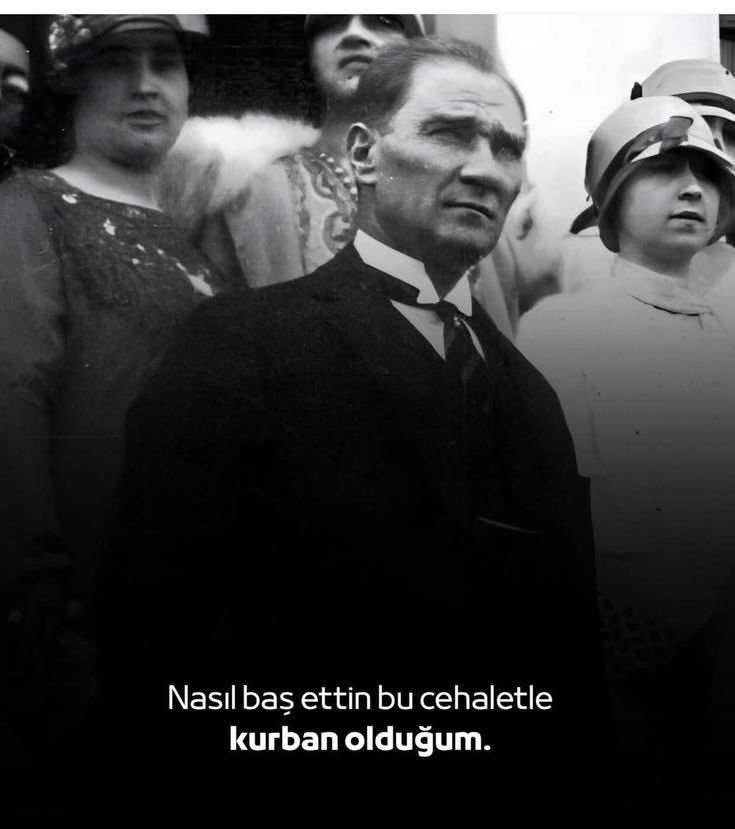 nihalozal's tweet photo. Kör nasıl gidiyor diye sormuş Topal’a 
Topal’da Kör’e “gördüğün gibi” 
Demiş…..)))

Tam da bu vaziyetteyiz…

ATAM bizlere gönderilmiş bir dahisin
Sadece savaşıp vatanı kurtarmakla kalmamış
Bilim dünyasına da ışık tutmuşsun…Nurlarda uyu 
İNŞALLAH AMİN🙏🇹🇷 https://t.co/a5tmmyUkoA