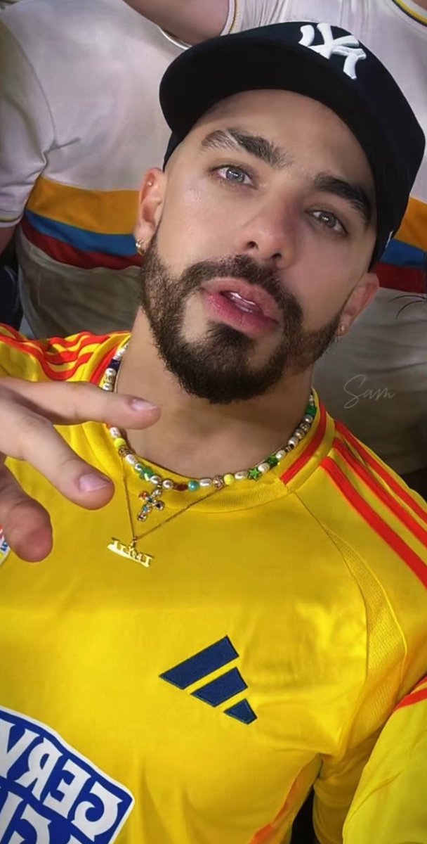 luzsecrisj's tweet photo. @altafullaa Apoyando al 💯 🇨🇴🎉⚽ https://t.co/QDnew3cixR