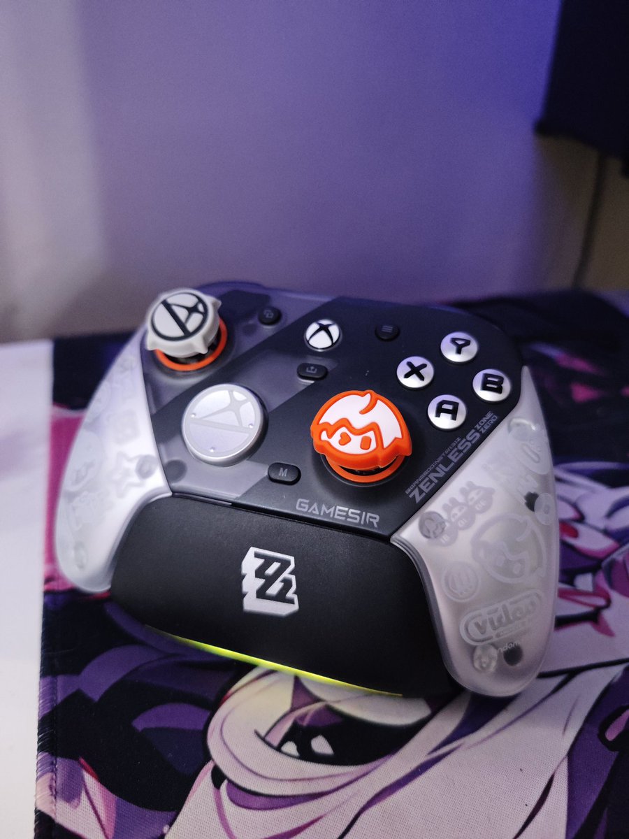 _BottomLeft's tweet photo. @Zenlessnewz @mygamesir I recently bought myself a similar Gamepad and the guys... He's the best, I'm serious. https://t.co/zM29nbwaat