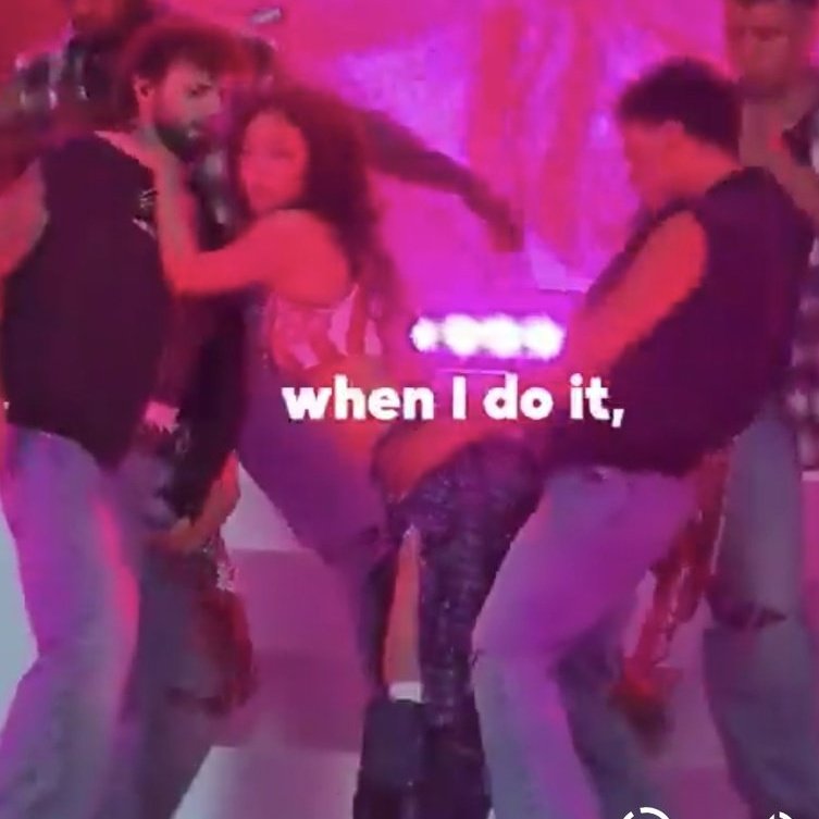 lem0dane's tweet photo. There's a big difference between dancing in front of someone and putting your ass on their dick while the other dancer is touching his dick. https://t.co/LMOjbHsllT