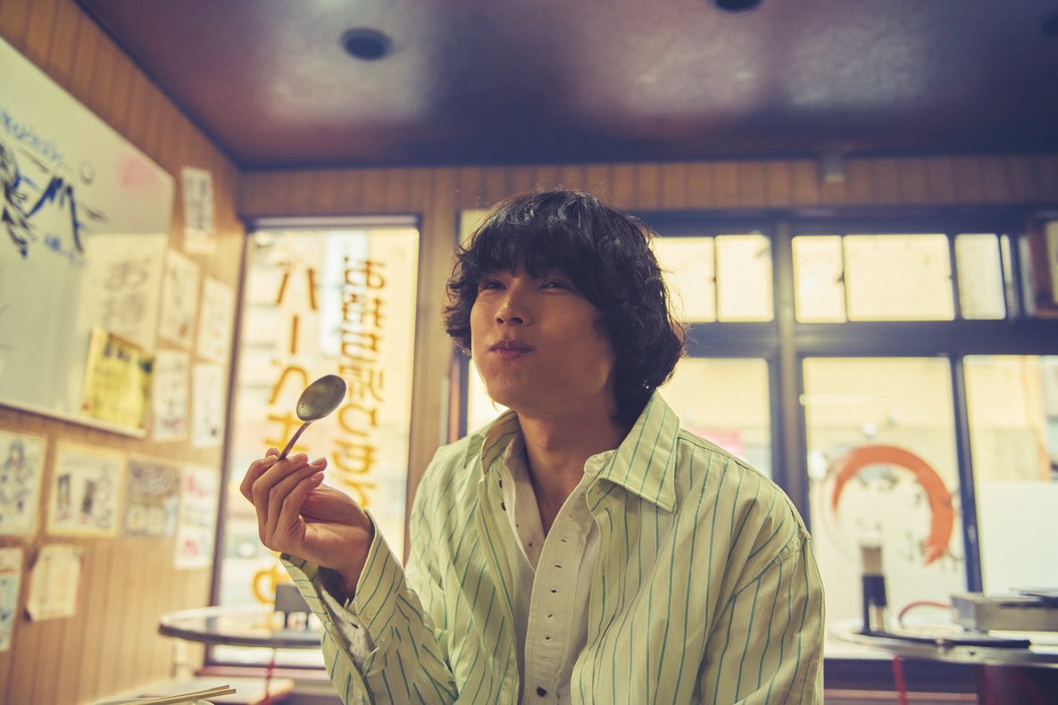 TokaiWalkers's tweet photo. 🎉松村さん、お誕生日おめでとうございます！🎉

SixTONESデビュー6周年、日本アカデミー賞受賞、静岡県誕生150周年記念アンバサダーなど、今年はめでたいニュースが満載ですね✨
当雑誌においても、連載はもちろん、創刊30周年記念号の表紙にも登場いただき、本当に感謝しかありません🥲
微力ながら今後もずっと応援しております🙆‍♂️

#松村北斗 
#松村北斗生誕祭
#松村北斗誕生祭
#松村北斗生誕祭2026
#松村北斗誕生祭2026

💎写真は発売中「東海ウォーカー2026夏」島田市グラビアより
※Amazonにて一時的に注文再開しました

https://t.co/dus2knEiow