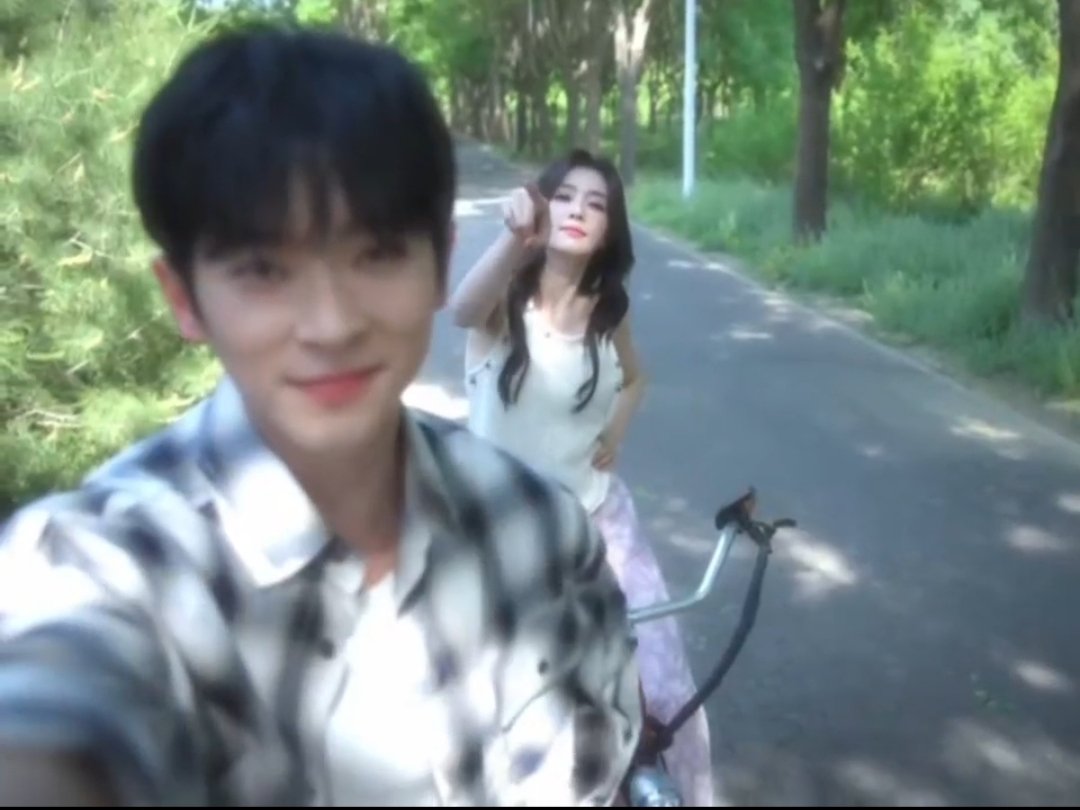 bailu__bmy's tweet photo. Prince and Princess ✨ 
#BaiLu #ChengLei
#TheFirstJasmine https://t.co/WthidSbwZ0