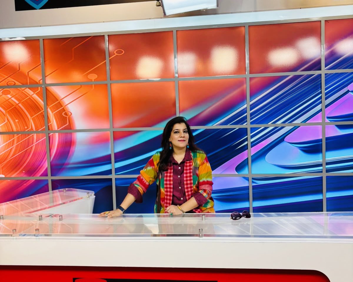 saharzaman's tweet photo. Staying relevant in a disruptive media landscape requires relentless adaptation and a commitment to lifelong learning. Let’s view change not as a threat, but as a canvas for continuous reinvention.
#SaharZaman #media #OrangeEconomy #HunarTV @Hunar_TV https://t.co/Cdp2AXjhZ2