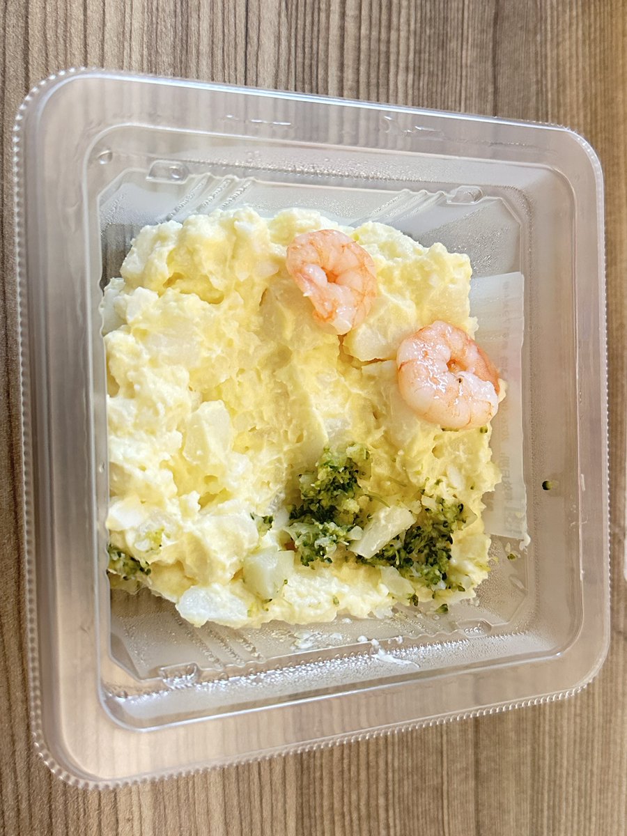 Yukichan1102's tweet photo. 今天午餐健康吃沙拉 🥗👀
最近體重經歷了一場雲霄飛車
先胖三公斤
又瘦了三公斤 ❤️
所以現在是減肥成功（？）

順便分享一下最近開心的事情 🥺
雪雪的一般向 ASMR
累積都突破 100 份啦！
真的非常感謝大家的支持 🤍

最新作品新婚 ASMR
線上版突破 800 份
實體版突破 500 份
合計已經超過 1300 份 😭✨

其實每次做 ASMR
都會想著這次的劇情大家會喜歡嗎
聲音有沒有更進步一點
能不能讓大家更有代入感
看到大家願意支持
真的會很感動 🥺

謝謝大家一直以來的喜歡
也謝謝你們願意把睡前時光交給我 🤍

我會繼續努力做出更多好作品給大家的 ✨