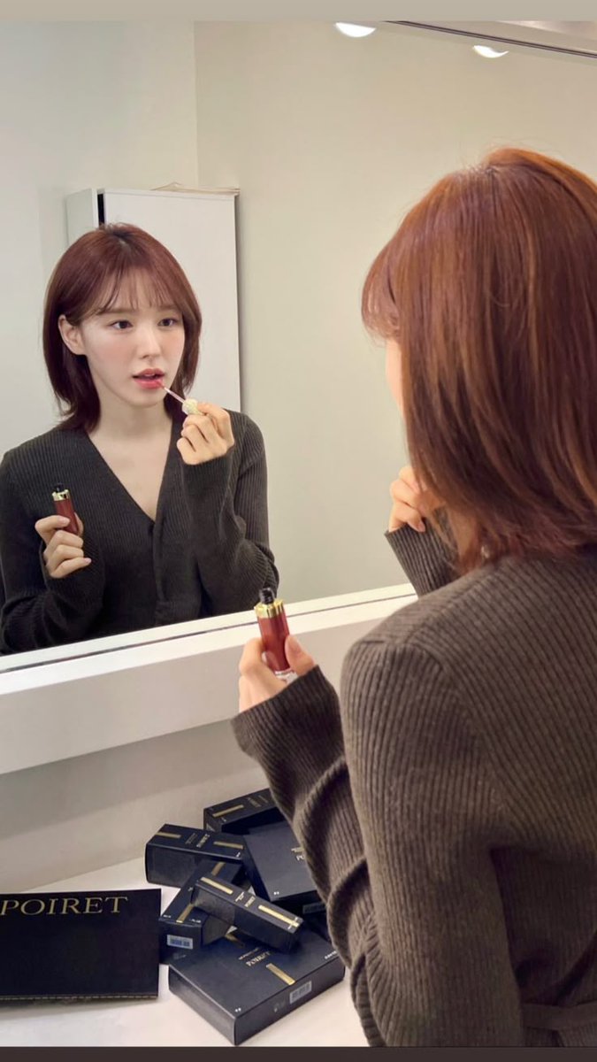 sseungwann's tweet photo. short hair wendy comeback to me (day 72) https://t.co/qPDSAWuSjn