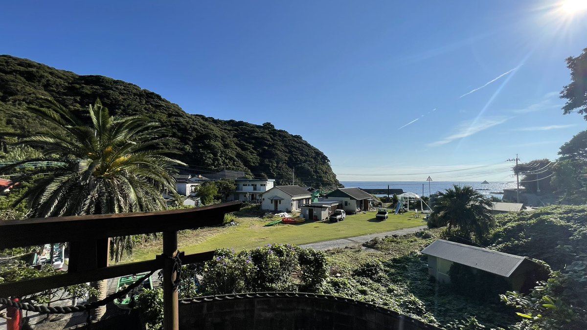deepmarine33's tweet photo. 人口11人の島にいながら、簡単に数千人、数万人に情報を届けられる時代。だからこそ、丁寧に情報発信したいなと思った。 https://t.co/Mbdlyaegz0