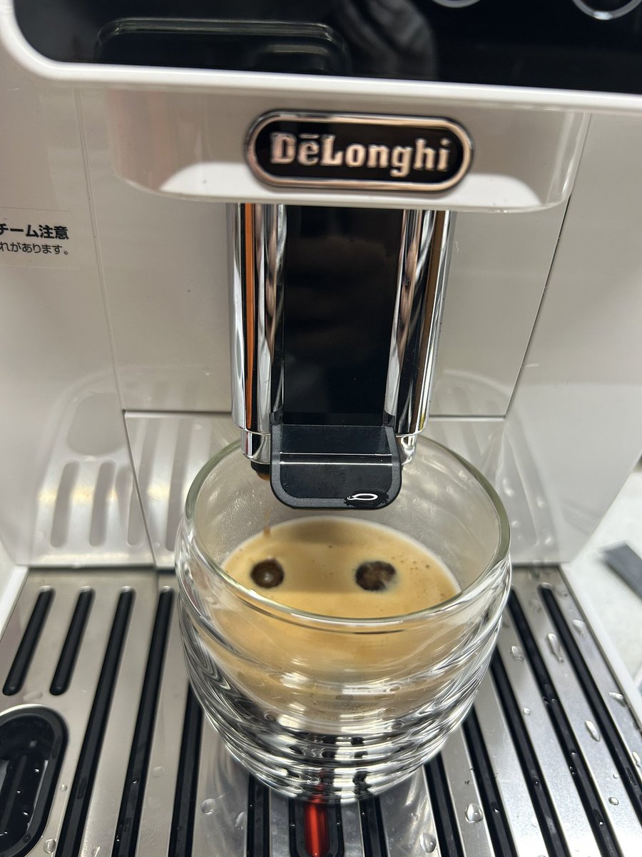 utaminchi's tweet photo. 念願のデロンギを遂にゲット☺️‼️‼️

マジで嬉しいわ🥺コーヒー飲まないけど😇
ミルクフォームで抹茶ラテいける🥳🥳 https://t.co/DO56SSIBoh