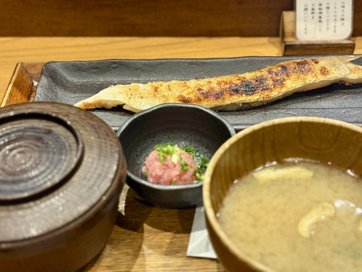 9monYu's tweet photo. いつでもどこでもしんぱち食堂🐟 https://t.co/MX4uG1H5Us