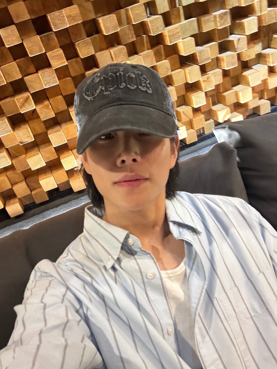 mzylvs_2's tweet photo. MJ weverse post!🧡

오늘도 화이팅!!

#MJ #엠제이 #김명준 #아스트로 #ASTRO https://t.co/H18CxEN1Ib