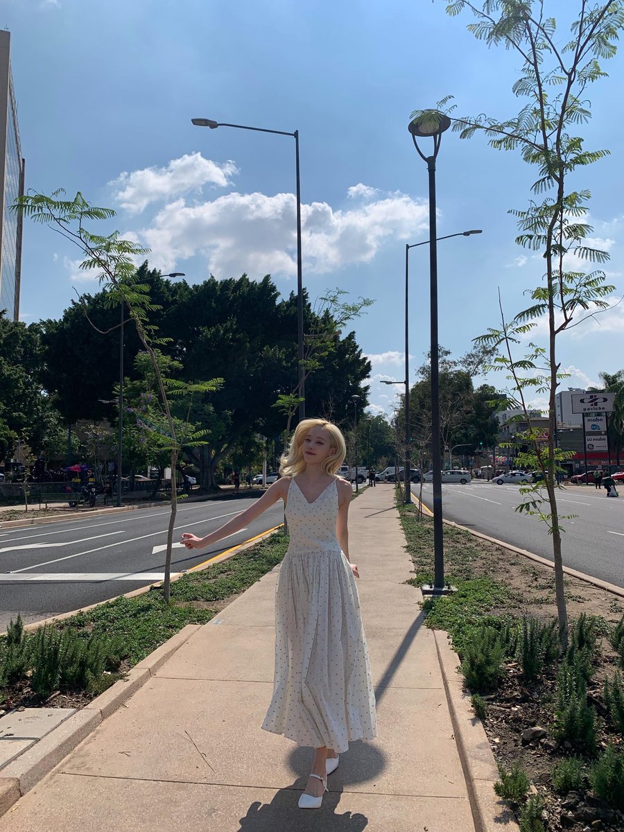 warble__one's tweet photo. “this is a recollection of a season spent beneath a faithful blue heaven,” 𑁥౿ 𝘄͟𝗵͟𝗲͟𝗿͟𝗲: sunlight stayed upon fair hair, the air brought the promise of endless afternoons, and the world felt painted in shades of azure ‘n gold. ✺ https://t.co/WdnnH1gft2
