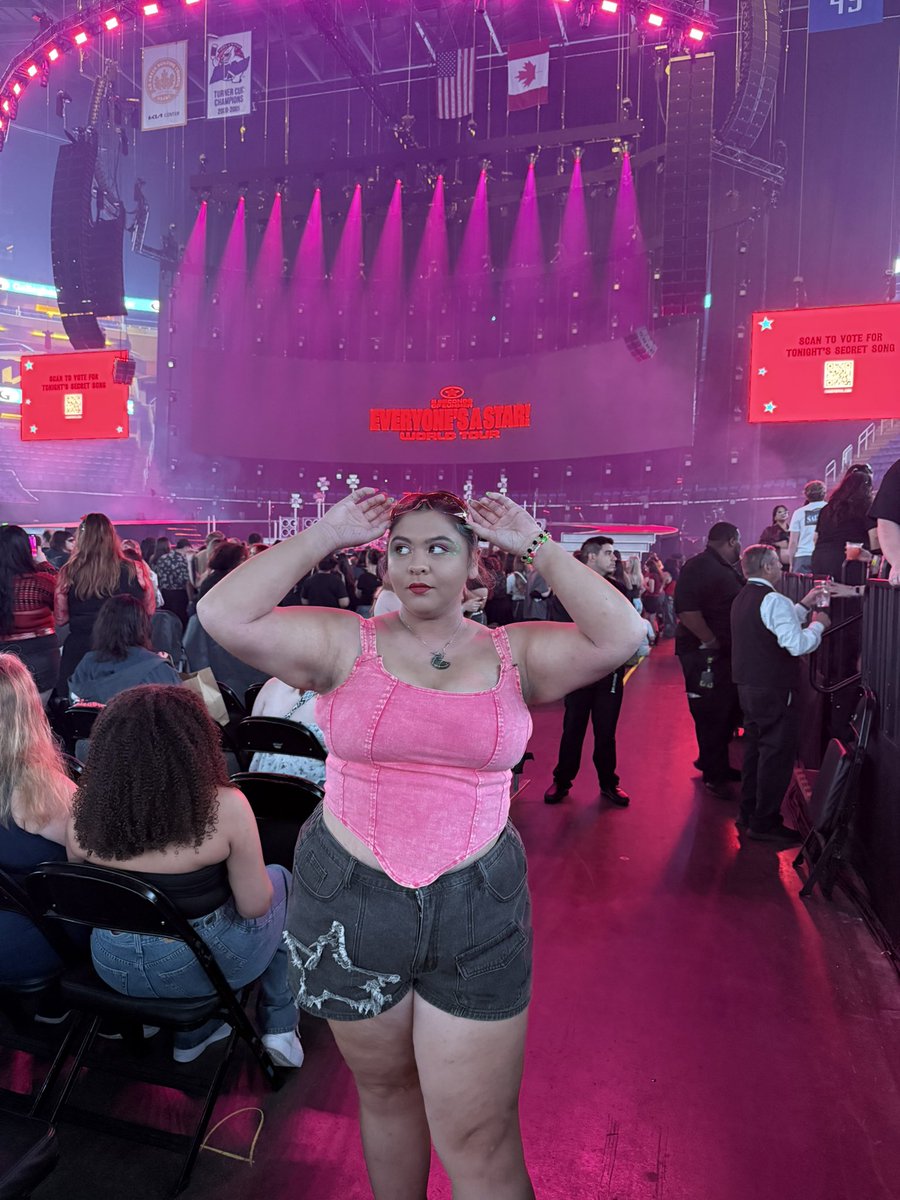 mindofsero's tweet photo. finally saw the band i’ve been listening to since they were posting just youtube videos https://t.co/A5BpWfbV7V