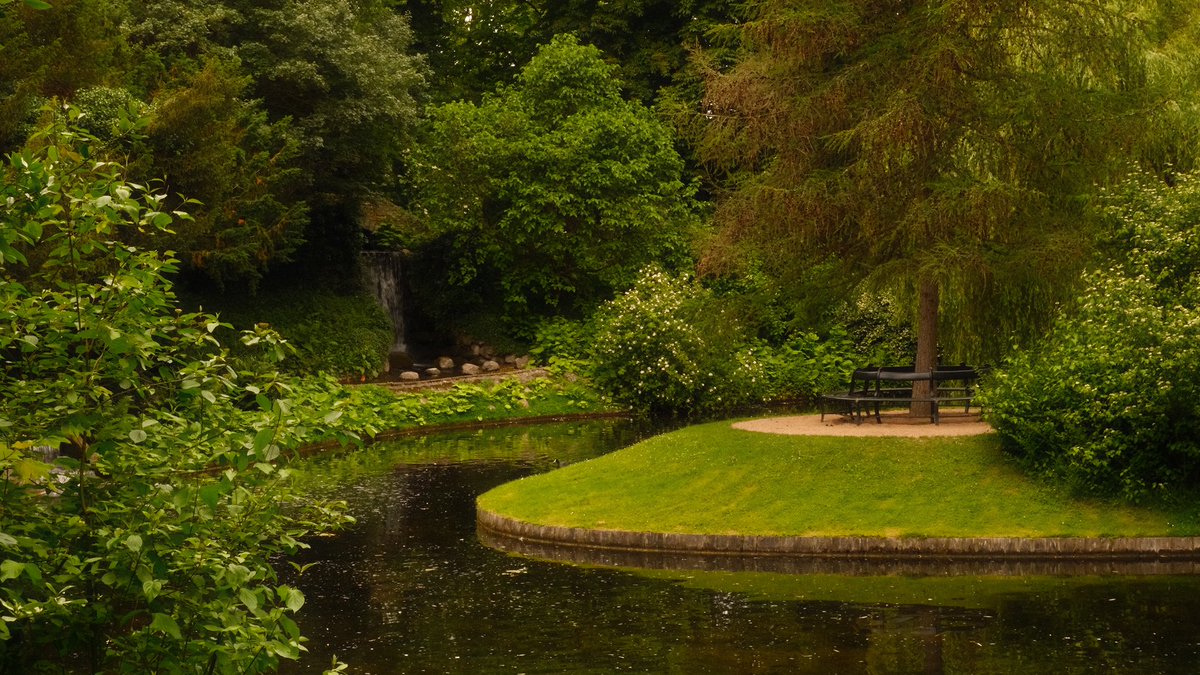 catto__'s tweet photo. อีกหนึ่ง public park ที่ใหญ่มากๆในโคเปนเฮเกนคือ Frederiksberg Have ทึกครั้งที่มาโคเปนเราก็จะชอบมาเดินเล่นในนี้ รู้สึกว่าสวนมันชิลดีมากๆ มาแต่ละseason บรรยากาศก็ต่างๆกันไป 

รอบนี้มาช่วง summer เลยได้มานั่งเรือรอบสวน คนละ 60DKK มีคนพายให้ รู้สึกว่าคุ้มที่จ่ายมากๆ เพราะได้เหมือนนั่งเรื่องราวไปเรื่อยๆ และชอบคนเดนิชที่เขามักจะชวนคุยไปเรื่อยๆอ่ะ 

#cattoxcph #copenhagen #denmark