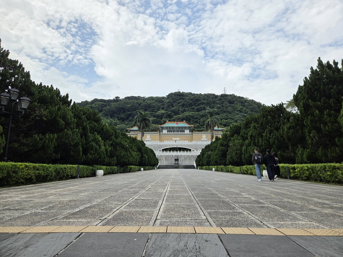dementedevilguy's tweet photo. Visited the National Palace Museum yesterday. Big fan of Yousi https://t.co/8dk67kCSnm
