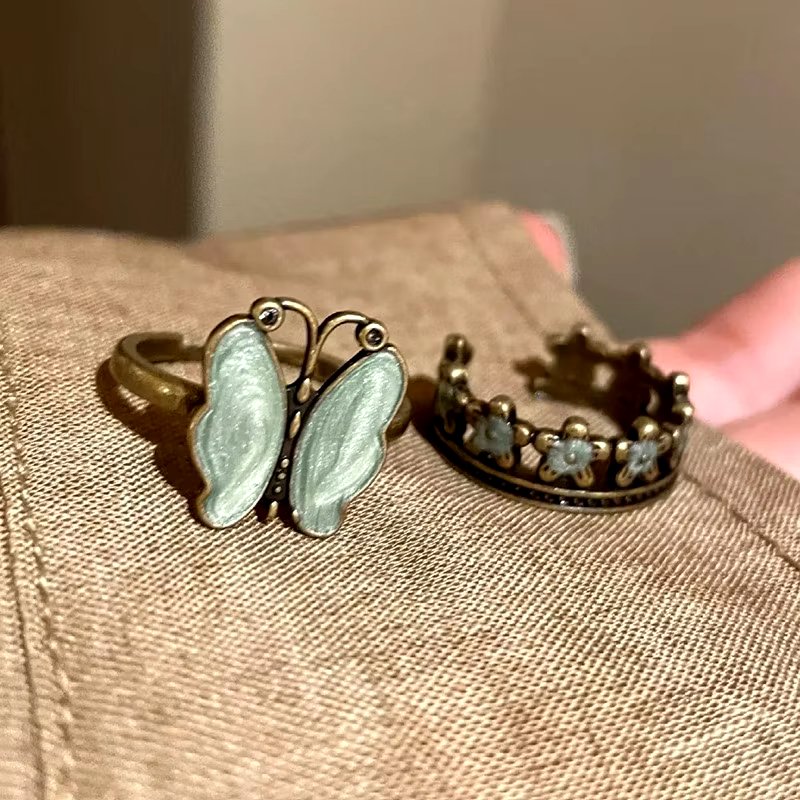 diarylullaaa's tweet photo. 🪞💍📿

Vintage stuff that never goes out of style ✨

🪞Mirror
https://t.co/SWDizzoZhX

💍Ring
https://t.co/CdFux73Yyq

📿Necklace
https://t.co/65piDGwcGi https://t.co/7YuSuxadON