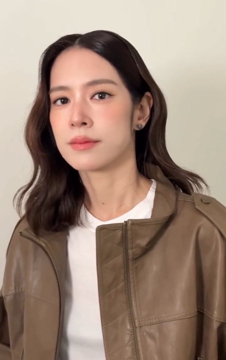 inthefallx's tweet photo. ตกหลุมรักเลยอะ 😭😭😭😭😭 https://t.co/70TyERZzJs
