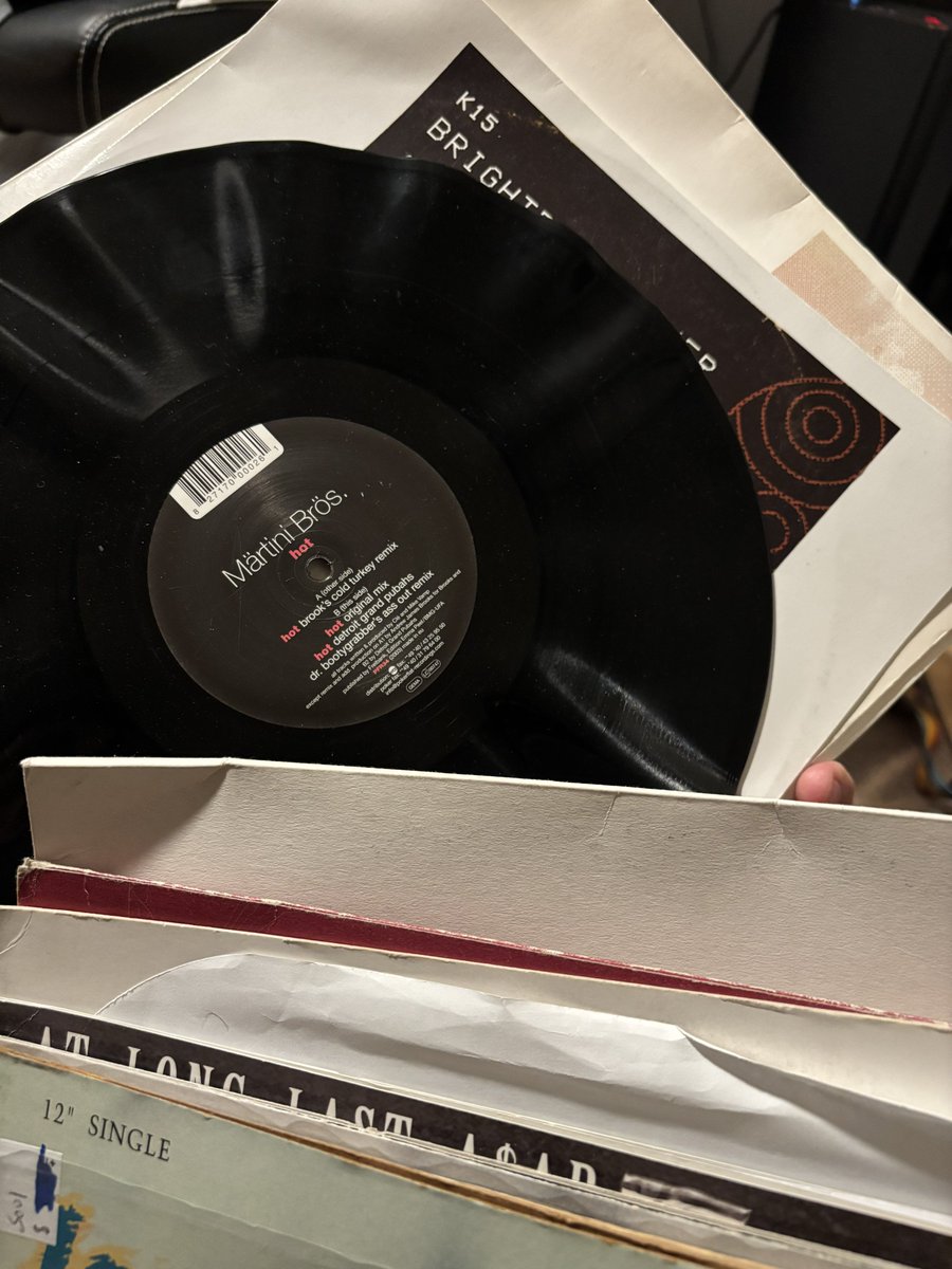 uncle_dil's tweet photo. Cleaning out my closet I find a heavy stack of records… completely destroyed 🙃 https://t.co/0TEQTiYSwM