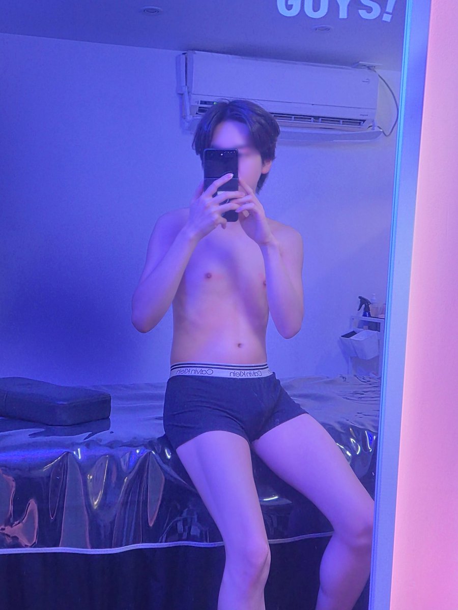 백사 白巳 tweet media
