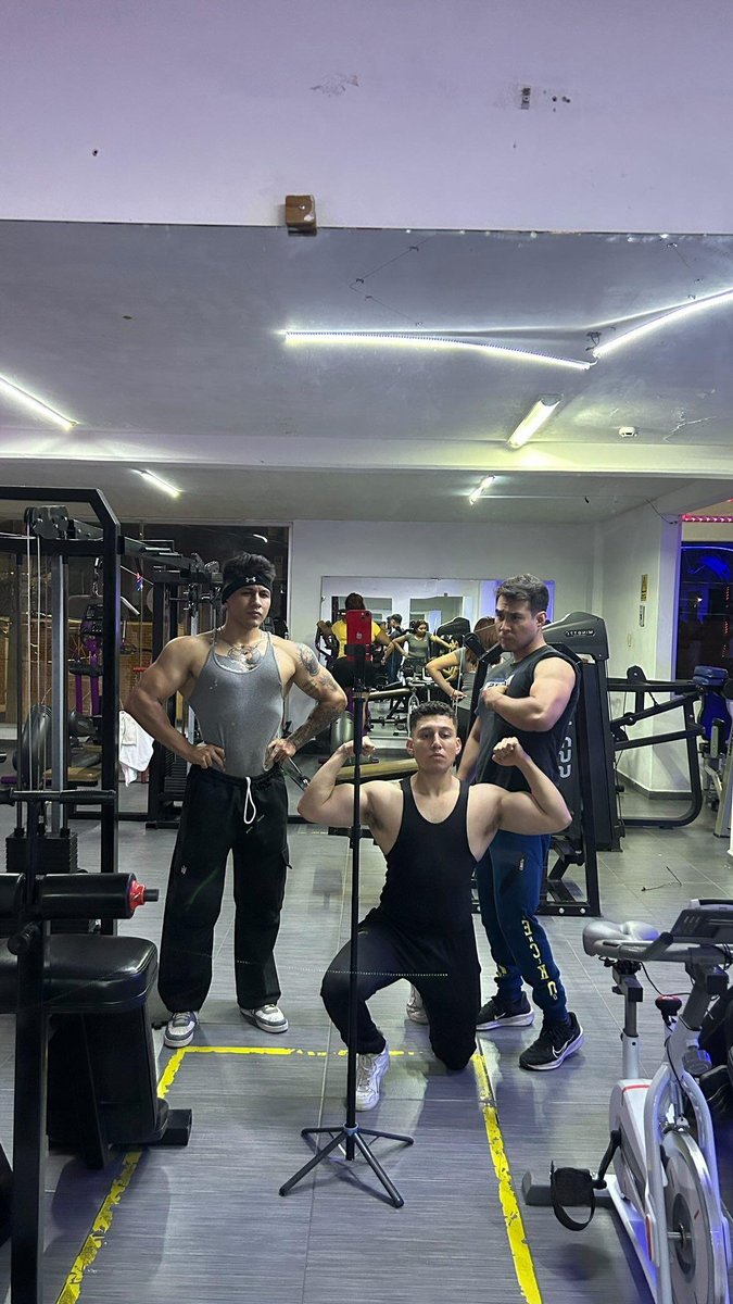 davidr600's tweet photo. Hoy se entreno con los grandes 😎 amigos https://t.co/4nzi6aAMYo