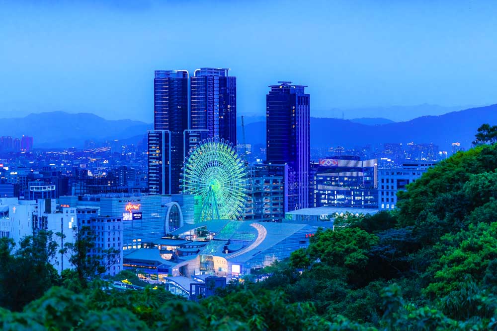 Tai_Everything's tweet photo. 🌃 Taipei After Dark: The City’s Most Romantic Night Views ✨💕🏙️
Taipei transforms into a remarkably romantic destination after sunset. 
Read about it in TAIPEI quarterly: https://t.co/BsKVbvRUuO
#Taipei #TaipeiTravel #TaipeiAtNight #NightViews #RomanticTaipei #VisitTaipei https://t.co/7FpWvWiiTz