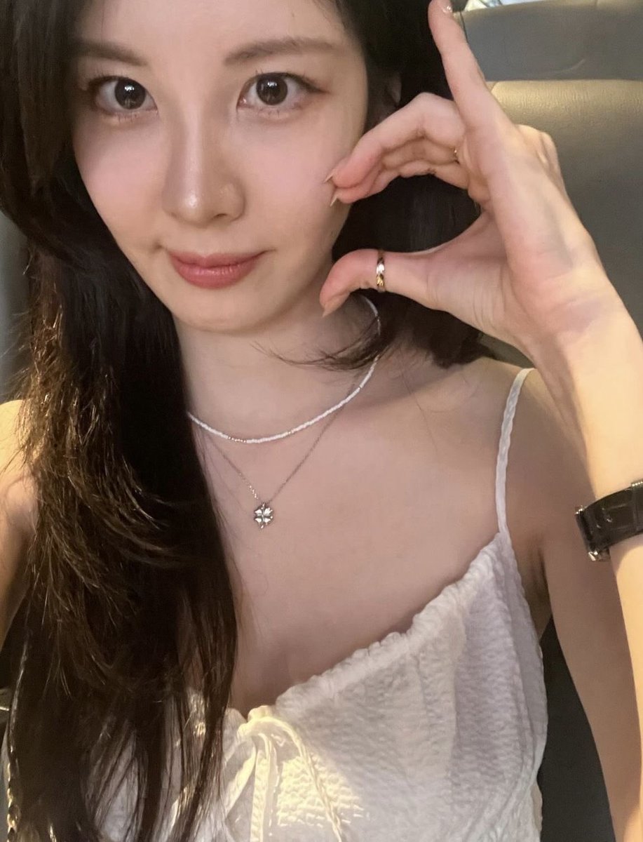 sullisica's tweet photo. at the end of the day, seohyun is a beautiful woman from the inside and out. misunderstand her all you want but it will never change the fact she is a successful, talented, and endearing human being. https://t.co/mGqFJ6KBn7