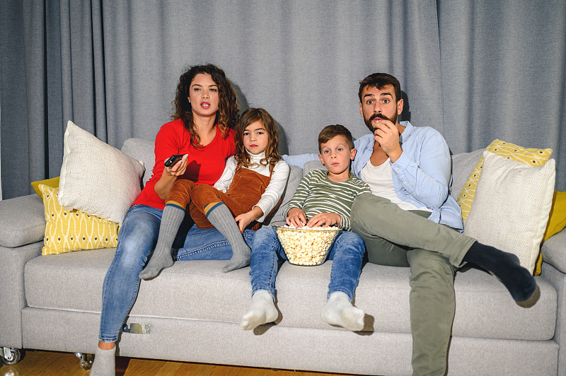 a_joyful_death's tweet photo. [Sunday evening movie marathon with my favorite humans — popcorn stuck in every couch cushion and grins stuck on every face ]， https://t.co/cleDxSRKrk