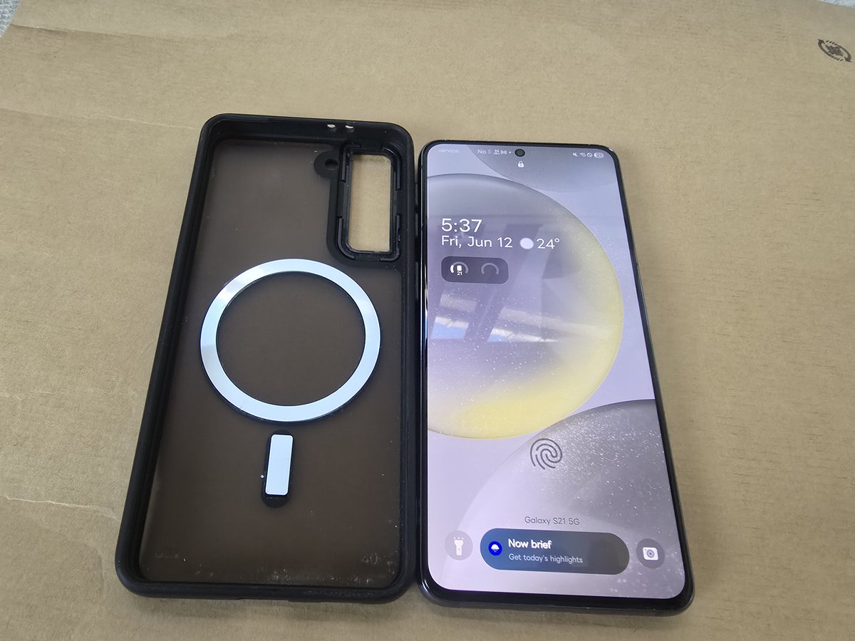 toratcm3's tweet photo. だれかこれいる？
Yahooフリマで売ってるよ https://t.co/OWmD1Klyx0