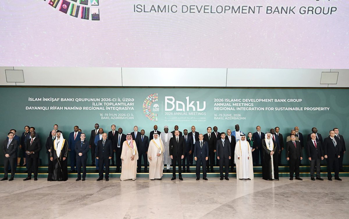 YAP_1992's tweet photo. Bakıda keçirilən İslam İnkişaf Bankı Qrupunun 2026-cı il üzrə İllik Toplantılarının açılış mərasimindən birgə foto https://t.co/OPv58cPZZR