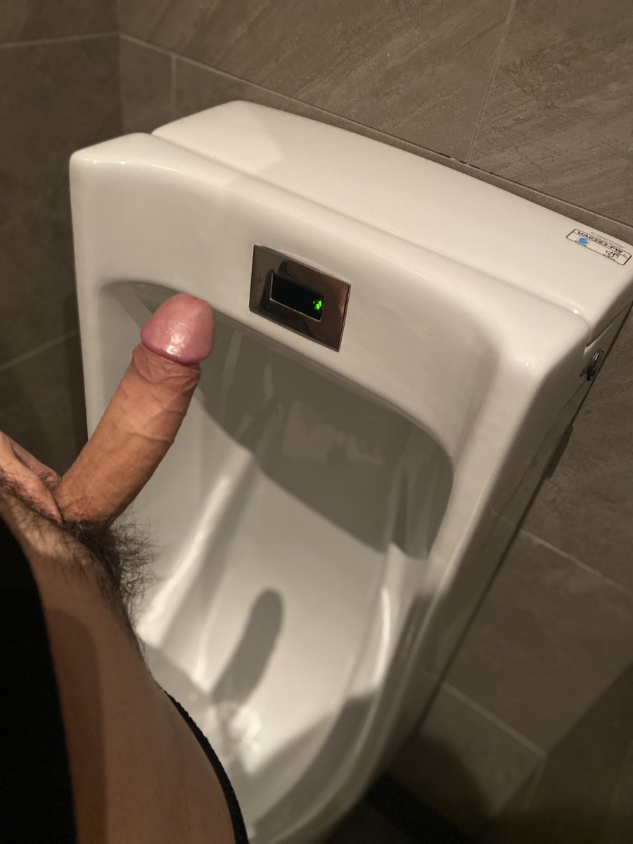 mart_121's tweet photo. 這個影子會不會太刺激🍆
不知道旁邊的人有沒有看到🥵 https://t.co/p03JtDdQJ6