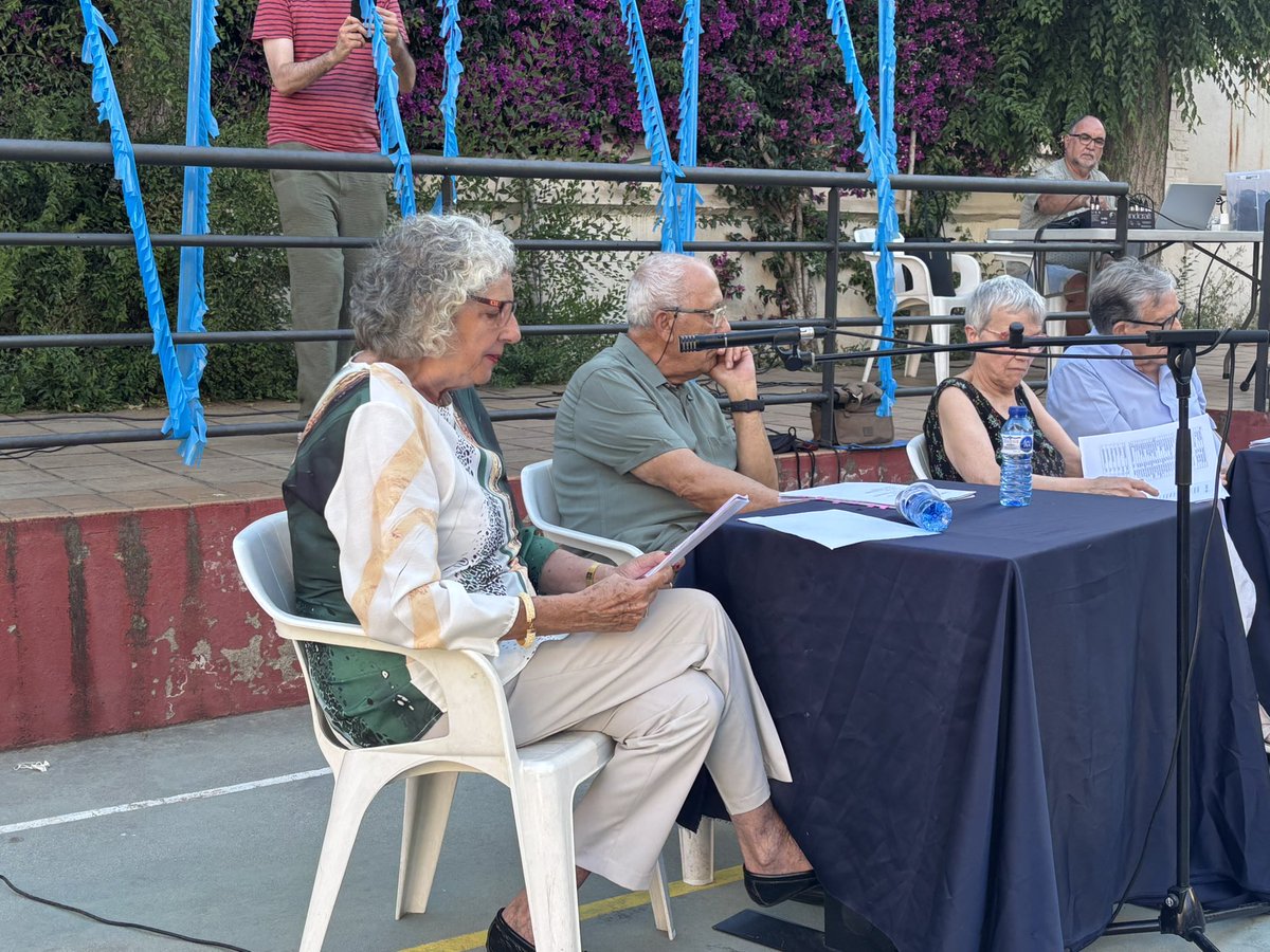 EliseuEsterlich's tweet photo. S’acosta la Festa Major del Centre i el Grup de Poesia del Casino del Centre ens ha ofert un recital molt variat i divertit.

Gràcies per difondre el patrimoni literari català! https://t.co/ntePNi9uqr